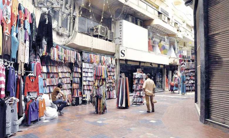 هل نشهد أزمة «ملابس صيفي» بعد تعطل الاستيراد من الصين؟