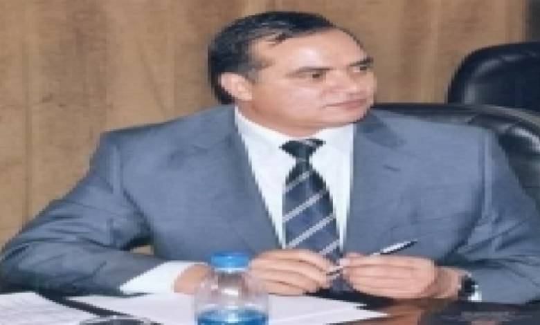 الدكتور احمد عزيز رئيس جامعة سوهاج