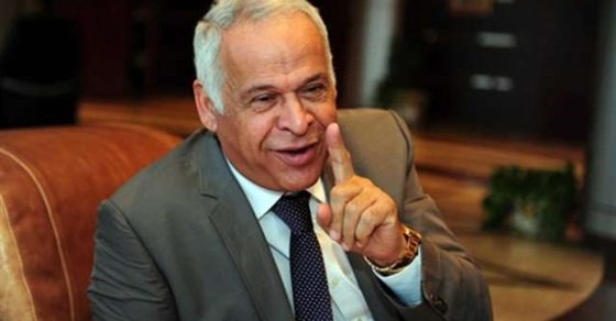 حجز وحدات سكنية بالعلمين.. فرج عامر يكشف عن سبب الزحام في نادي سموحة