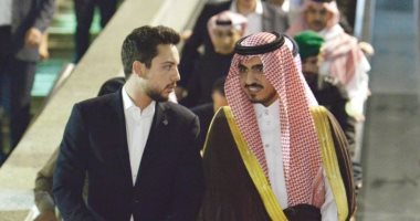 Photo of ولي العهد الأردني يصل إلى الجزائر لترؤس وفد بلاده إلى القمة العربية
