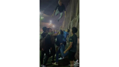 Photo of بعد تعرض ابنه للتحدي الجديد على تيك توك وإصابته.. ممثل يحذر الأهالي