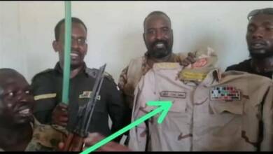 Photo of فيديو.. صناديق سلاح وحقائب مكدسة بالأموال.. مغارة داخل منزل حميدتي في السودان