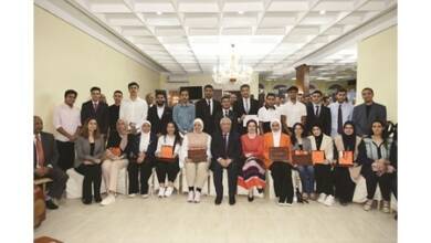 Photo of السفارة المصرية بالكويت تكرم الطلبة الفائقين بالثانوية العامة في «الثقافي المصري»