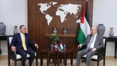Photo of السفير المصري في رام الله يهنئ محمد مصطفى بتولي منصب رئاسة وزراء فلسطين