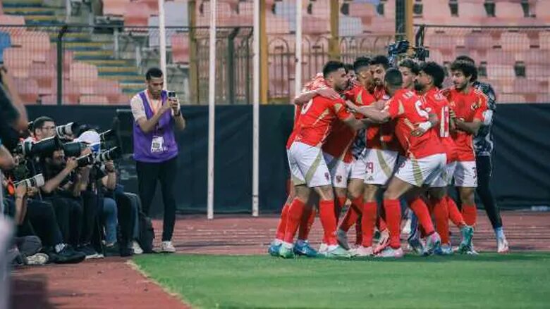 نجم الأهلي السابق: صفقة زيزو أشعلت أزمة في الأحمر.. وهذا اللاعب سيرحل قبل مونديال الأندية