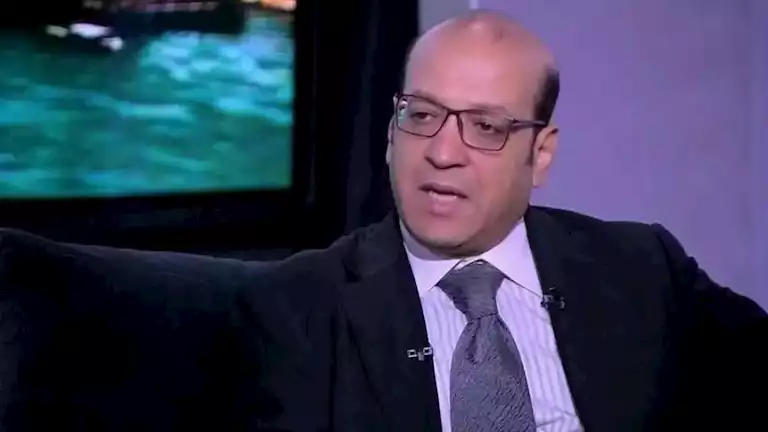 خبير اقتصادي يكشف سبب تراجع سعر الدولار أمام الجنيه