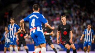 Photo of برشلونة يفوز على إسبانيول ويتوج بلقب الدوري الإسباني رسميًا
