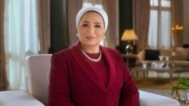 Photo of السيدة انتصار السيسي تعزي أسرة البطل خالد محمد شوقي.. وتؤكد: تضحيته ستظل خالدة في وجدان كل مصري