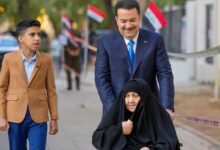 Photo of على كرسي متحرك.. رئيس الوزراء العراقي يرافق والدته لـ«صناديق الاقتراع»