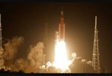 Photo of «بلو أوريجين» تطلق صاروخًا ضخمًا يحمل مركبتين من «ناسا» إلى المريخ