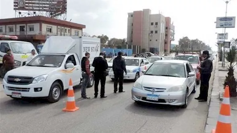 سحب رخص ورفع مركبات.. الداخلية تطبق اللوائح المرورية على المخالفين