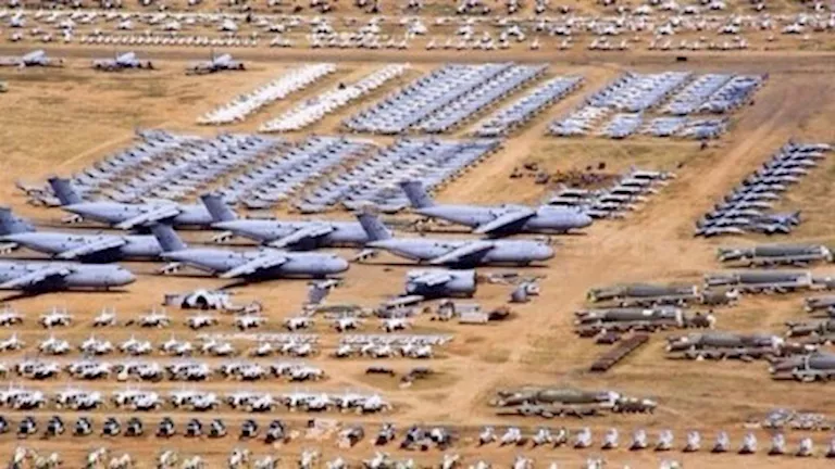 نيويورك تايمز: إجلاء مئات الجنود الأمريكيين من قطر والبحرين