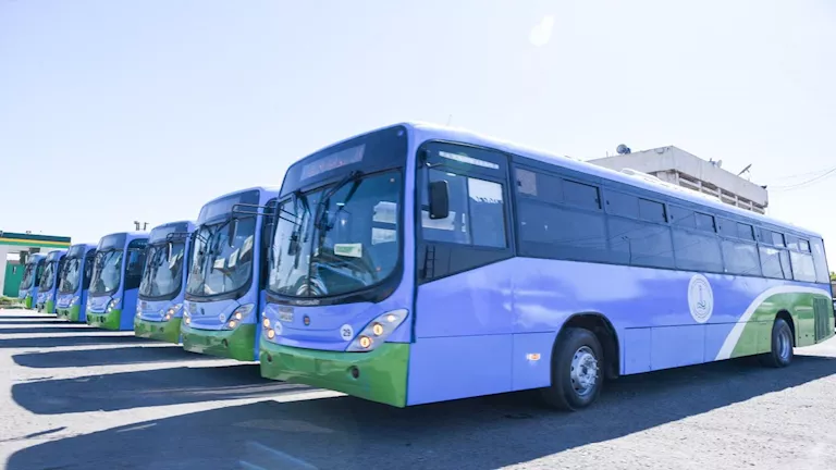 محافظ الإسكندرية يعلن تحديث أسطول النقل العام وتحويله للغاز (صور)