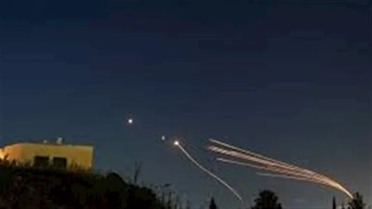 اعتراض صواريخ إيرانية بوسط إسرائيل